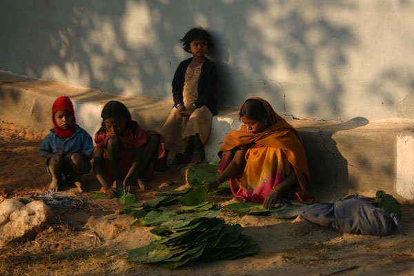 Light Burns behind the scene photo